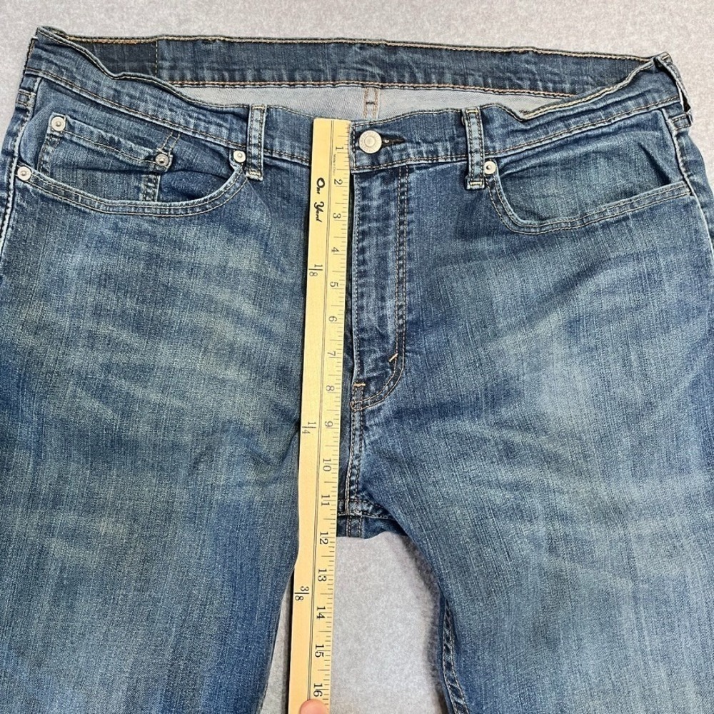 Levis Jeans Mens 38X30 Blue 559 Relaxed Straight Medium American Faded Denim - Picture 4 of 16